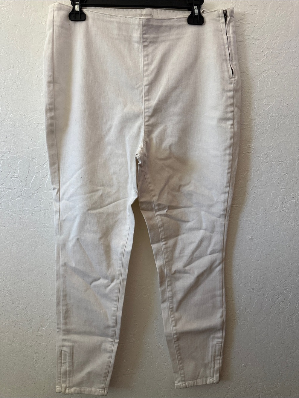 White Skinny Jeans - Picture 1 of 2